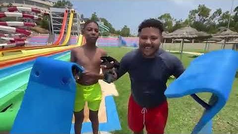 اخيرا..يونس و صديقه جربوا اخـ ـطر زحليقة😱فاكبر ملاهي مائية🥶(سخفوا بالخلعة 🚨) #la3zawi