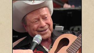 Little Jimmy Dickens pays tribute to Grandpa Jones with "Mountain Dew" chords