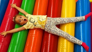 Sofia and her friends are having fun in Trampoline Park!