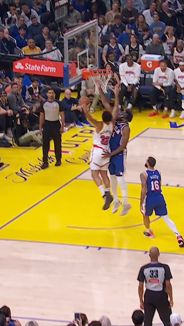 Jackson-Davis with the JAM in traffic!