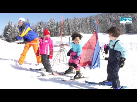 Video: Aracely Arambula Bringt Ihren Kindern Das Skifahren Bei