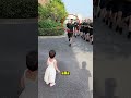 Esta Niña No Encontraba A Su Papá De Entre Los Soldados 🥺❤️