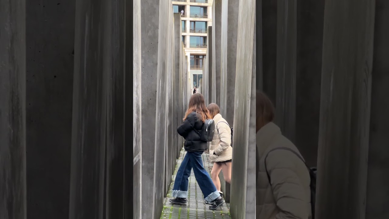 Berlin History Walk | Holocaust Memorial & Checkpoint Charlie