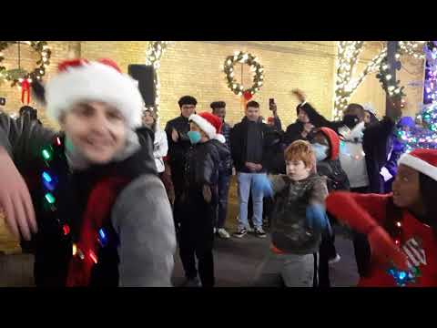 Downtown Waukegan Holiday Flash Mob 2021