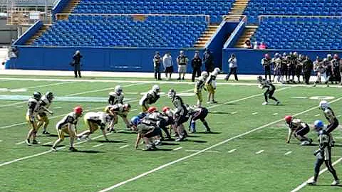 Banares diving 27 yard TD reception from Deezar