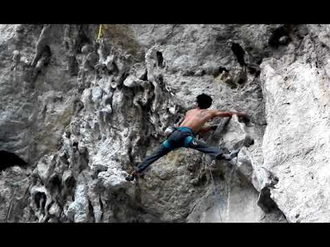 Les Chemins de Katmandu  8a  40 m