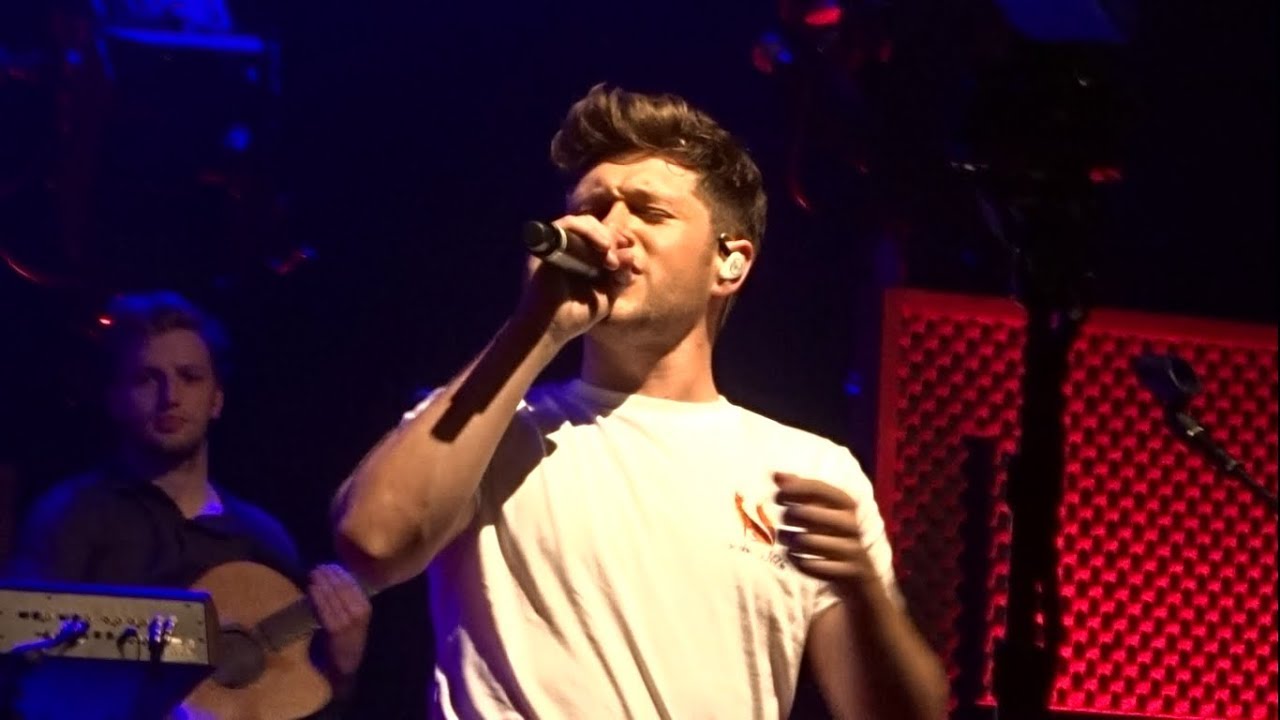 Niall Horan Flicker Sessions London 'This Town' - YouTube