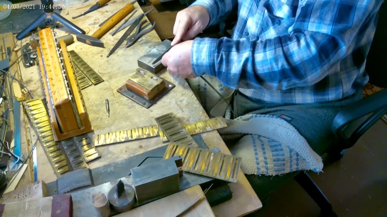 набивка латунных голосов на гармонь