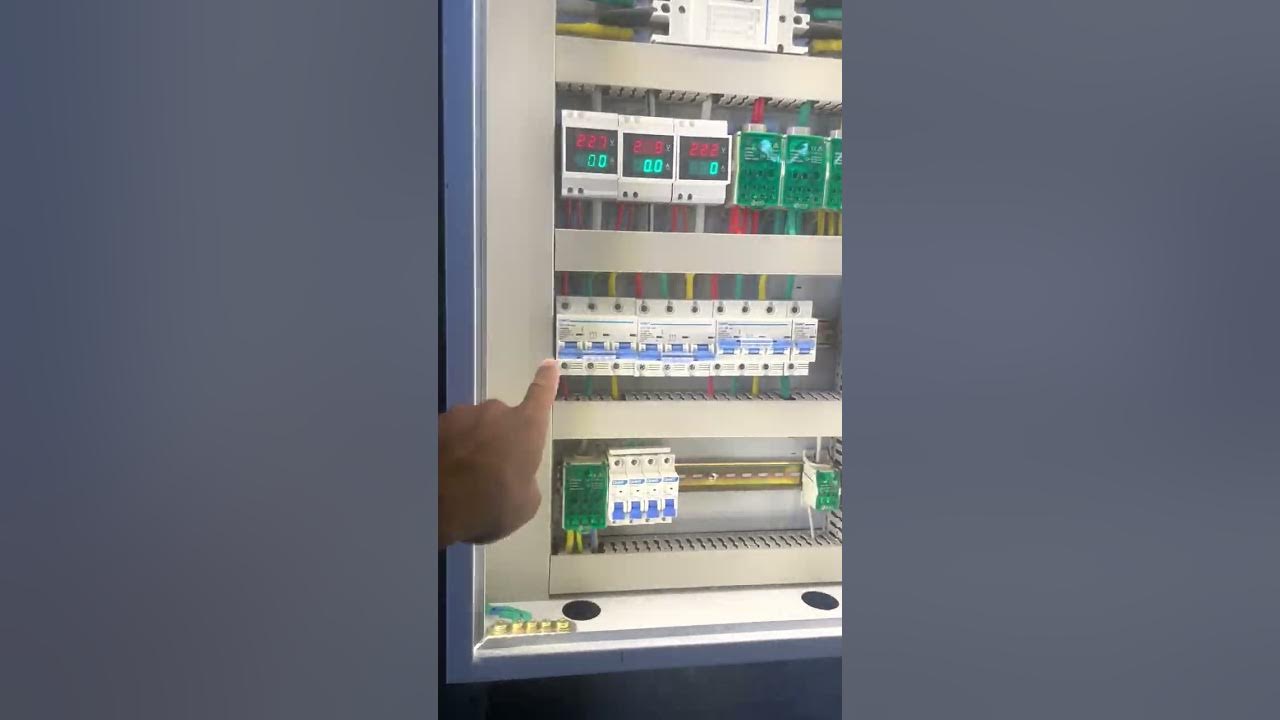 Ular uni sikishadi va u hushini yoqotadi.