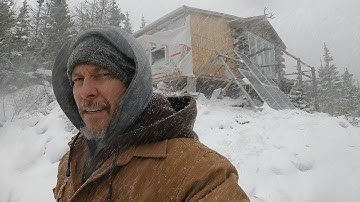 Sneeuwstorm houdt me vast in de Off Grid Cabin