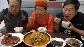 [[돼지고기 김치찌개(Pork Kimchi Stew)]] 와 밥도둑 반찬들~ 요리&먹방!! - Mukbang eating show