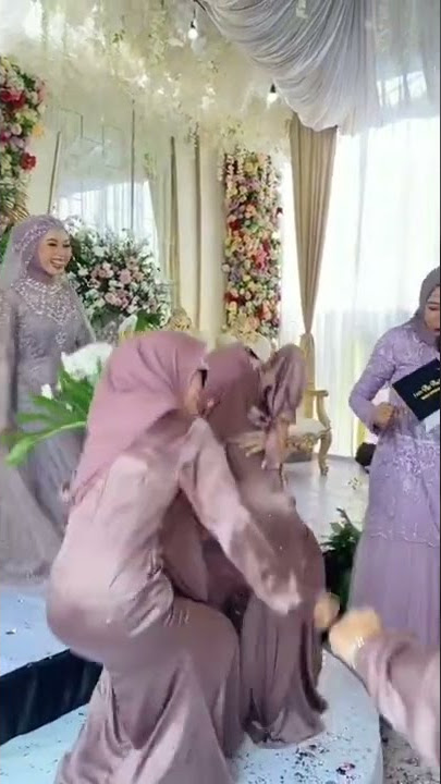 Jantungku Berdebar Saat Kau Menatapku  😍