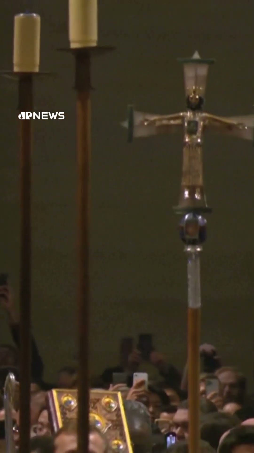 Catedral de Notre-Dame celebra missas de Natal pela primeira vez desde a reabertura em Paris #Shorts