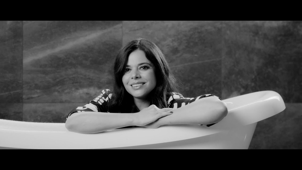 Simó Annamária- Köszi (Official Visualiser)