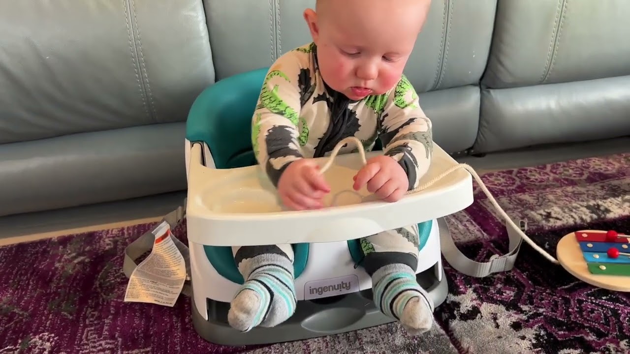 Воспоминания четверга: 8-месячный малыш осваивает щипковый захват! 🧸✨