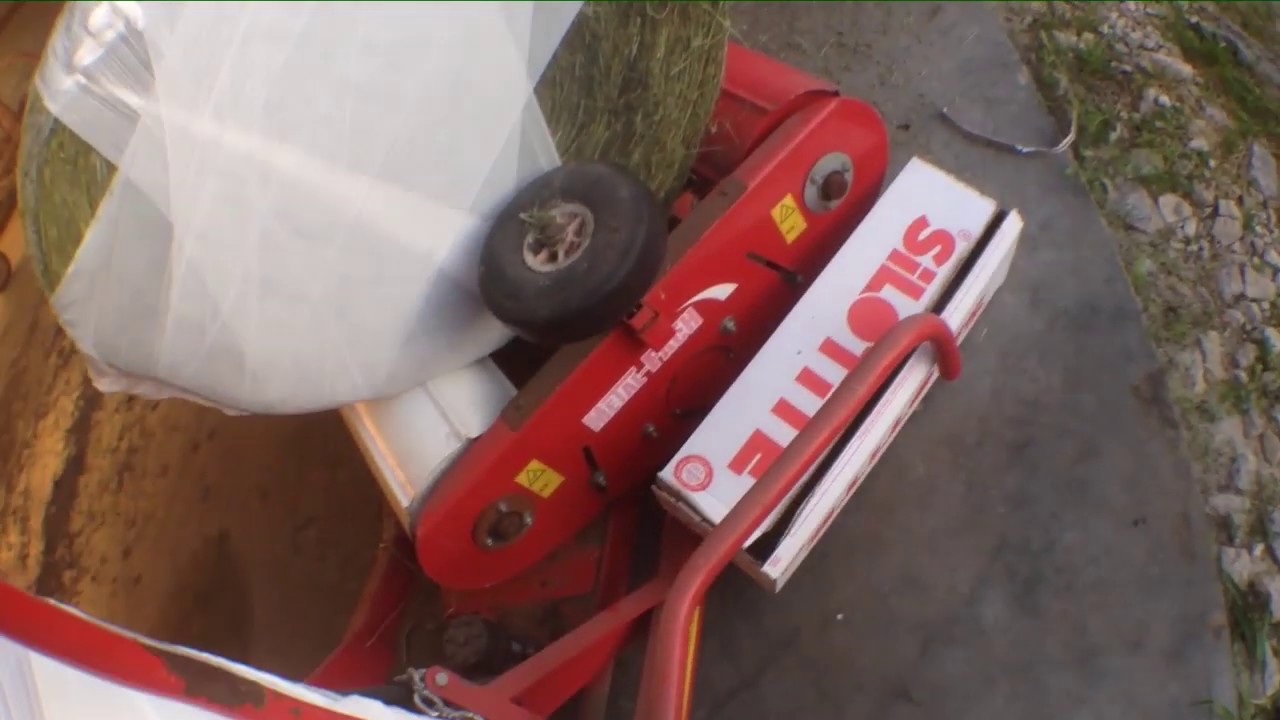 #95 Owijanie sianokiszonki Massey Ferguson