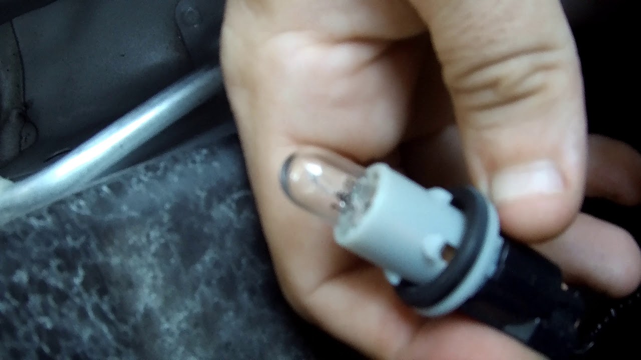 How To Replace Marker Light Bulbs on a Honda CR-V - YouTube