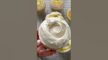 Small Batch Vegan Lemon Poppy Seed Cupcakes with Lemon Curd #vegancupcakes #veganbaking #vegancake