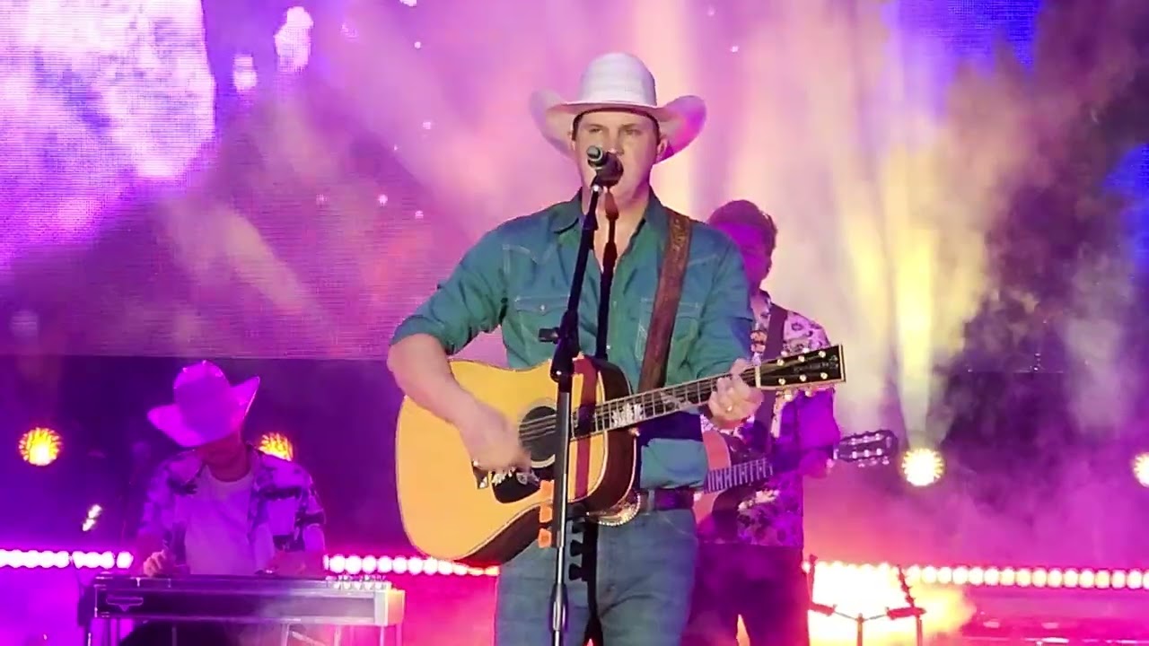 Jon Pardi - Ain't Always The Cowboy - New Braunfels, Tx.