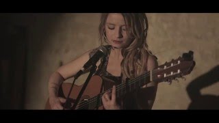 Video thumbnail of "Sarah Lesch - Letzte Runde (Official Video)"