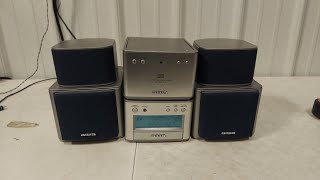 Aiwa Compact Disc Stereo System XR-M70