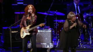 Mavis Staples - Bonnie Raitt - Turn Me Around - Chicago 2014 chords