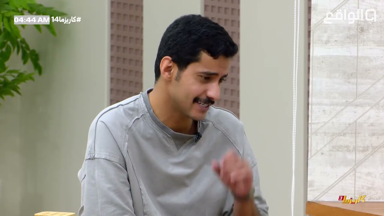 انا اكتب قصيده راح قال انا لما اسولف لازم اكتب ! - عتب دخيل الله على إشاعات محمد الشهري | #كاريزما14