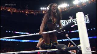 Naomi: Bootylicious
