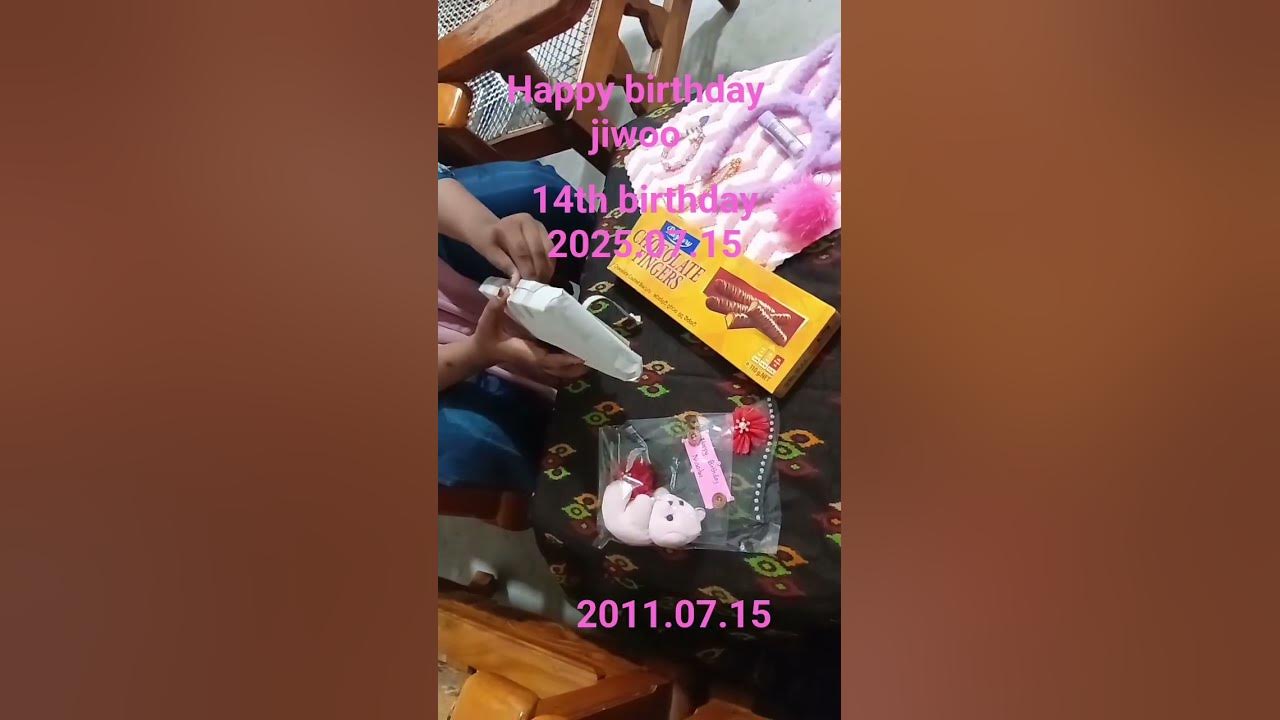 Kim jiwoo leezan birthday party gift opening part 1