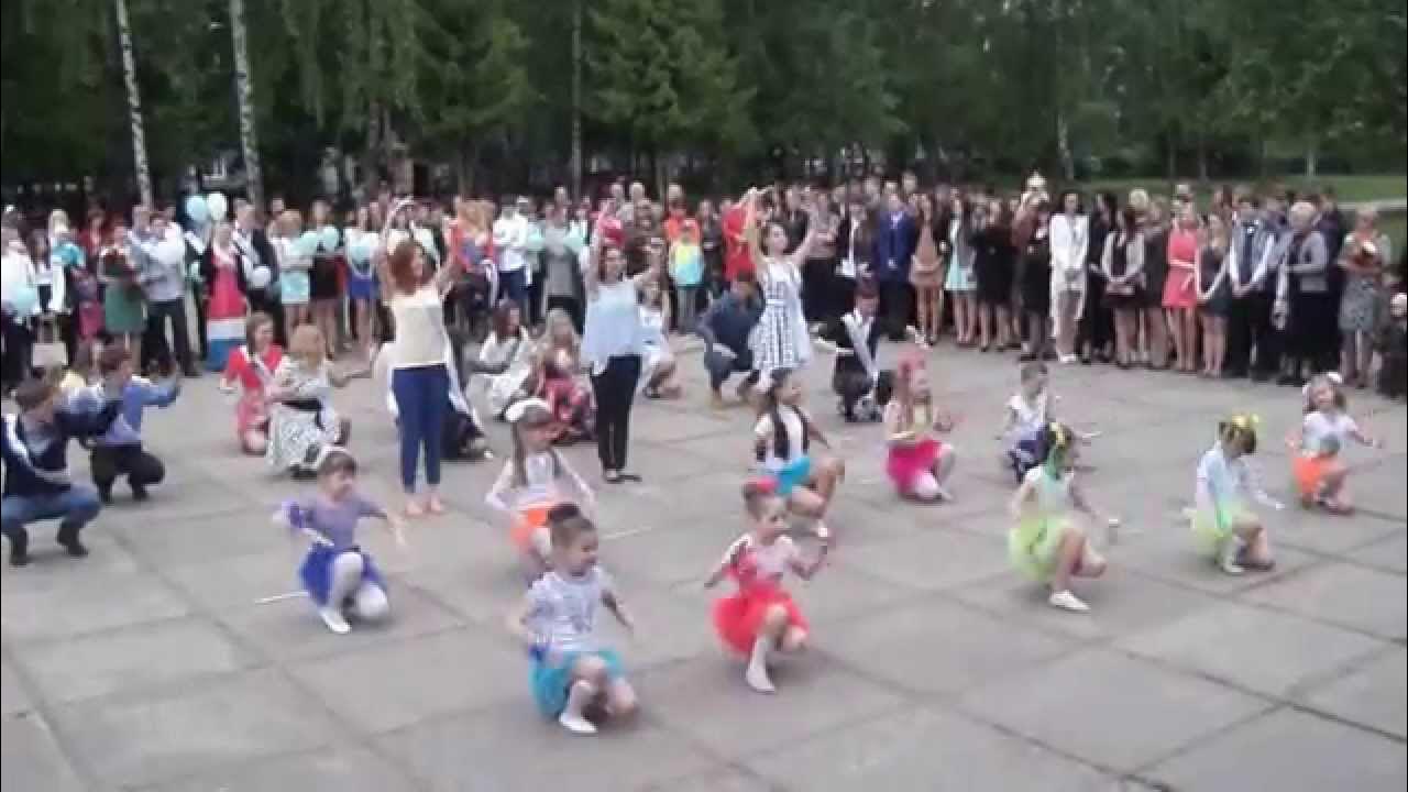 Школа 44 бассейн. Сш 18 могилев. Бассейн в 18 школе могилев. Школа 18 могилев. Выпускной фото.