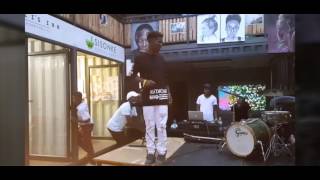 Nellow Wood performing ubhiya