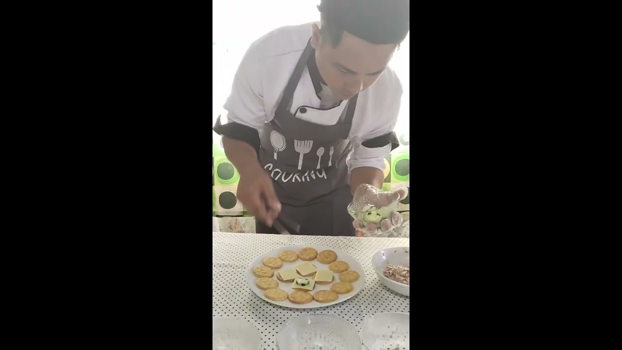 FSM 104 -VEGETABLE TUNA CANAPE ( APPETIZERS)