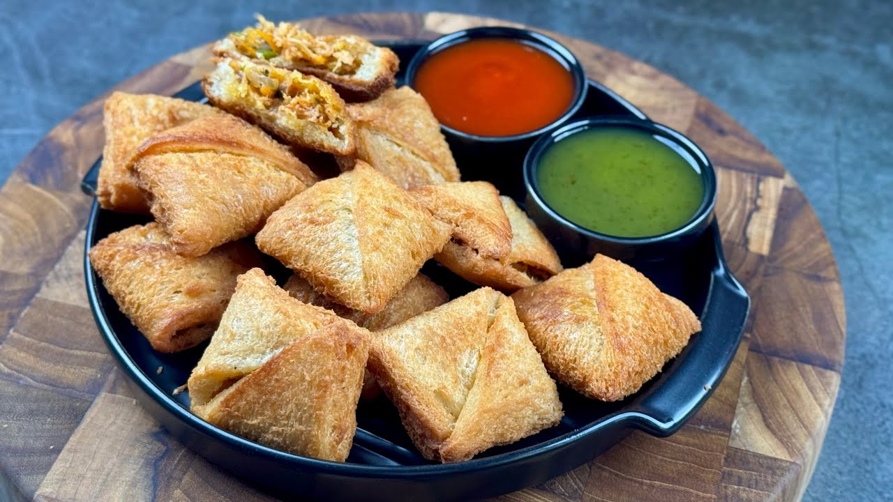 Хрустящие хлебные закуски с курицей | Золотистые треугольные хлебные закуски с курицей | Corner C...