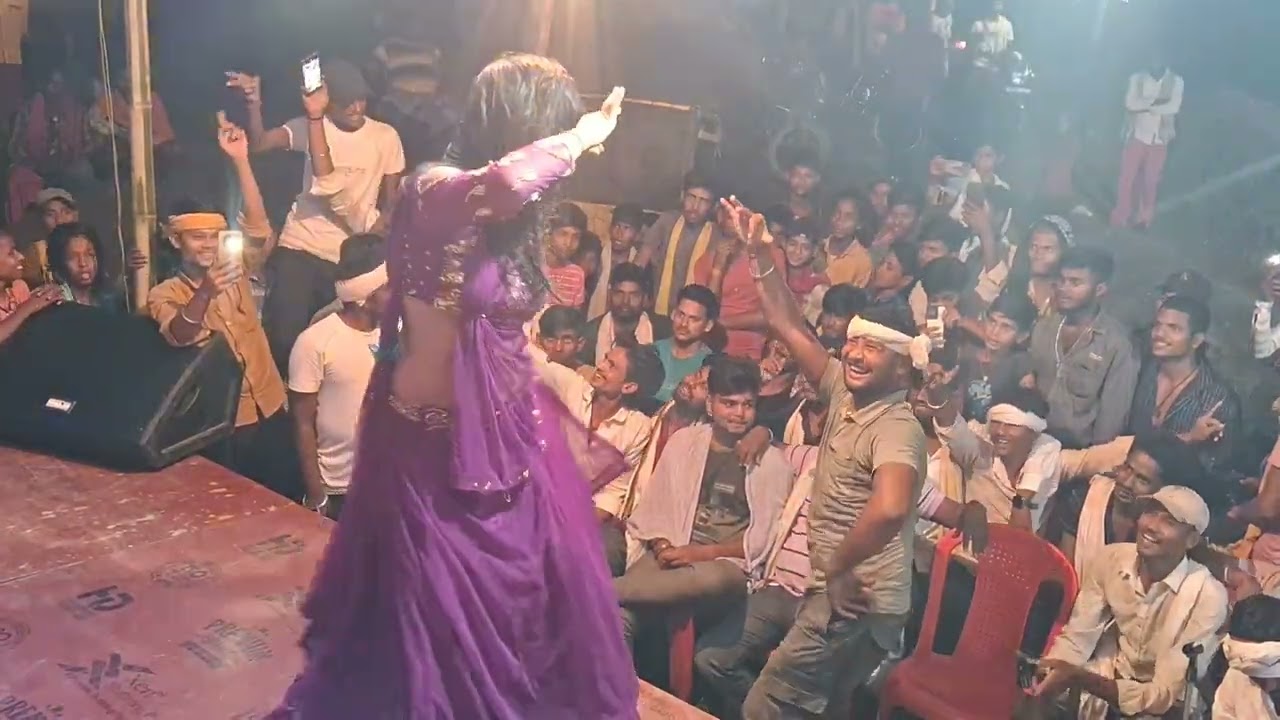 ❤️बख्तियारपूर  भेलवा गांव🌷  में डांसर💋 आरती और पब्लिक में❤️ जबरदस्त डान्स ❤️