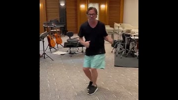 Thumbnail of Al DiMeola pretending to be Mick Jagger to impress his wife.