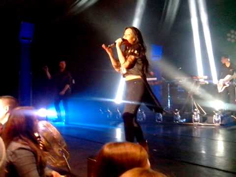 Amel Bent - A 20 ans - YouTube