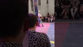 Modelnya Menghayati Banget Keren Koleksinya Lenny Agustin