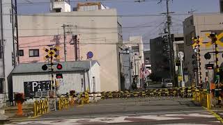 00528　南海本線と南海加太線の踏切　ＪＲ西日本紀勢本線　南海和歌山市駅の近くの北側の踏切