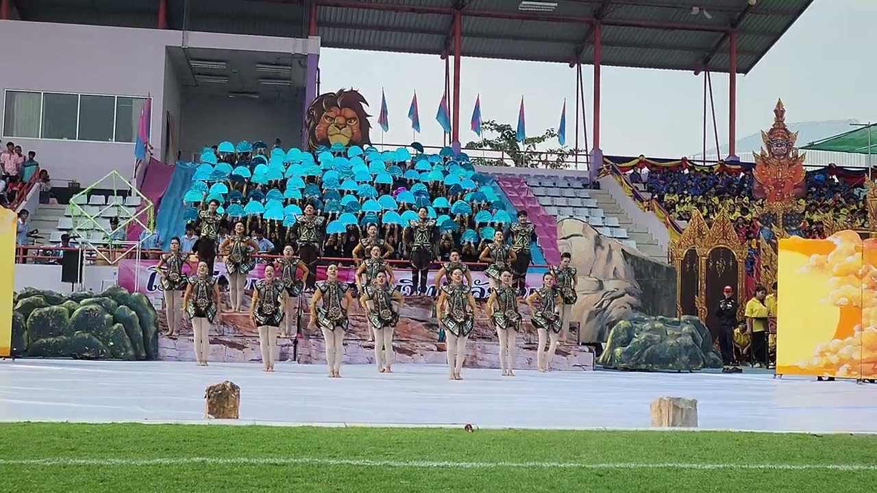 ผู้นำเชียร์&กองเชียร์  โรงเรียนสวนกุหลาบวิทยาลัย นนทบุรี  