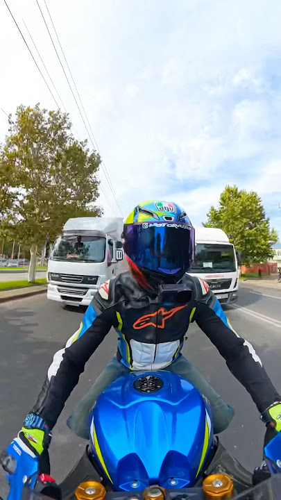 When you’re in a RUSH and mastered riding WHEELIES 😁🏍 #bikelover #motorcycle #motovlog