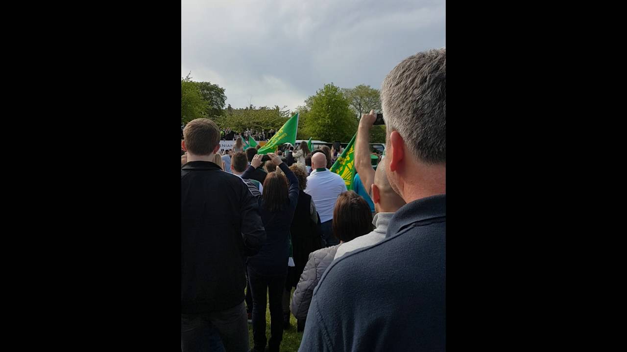 Glory, glory to the Hibees!!!! Party at Leith links!!!