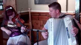 Video-Miniaturansicht von „Fiddle And Accordion Music Wheel Inn Scone Perth Perthshire Scotland“