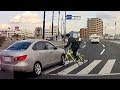 横断中の自転車が左折の自動車に衝突