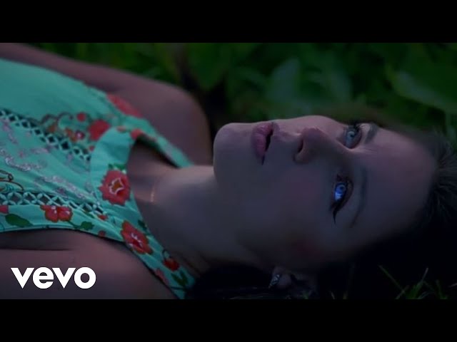 Rene OKonnorning erotik fotosuratlari Katta kokraklarini silkitayotgan qizlar videosi