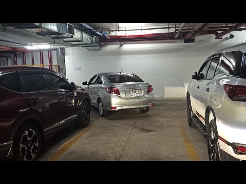Video Ghép nhà xe dọc thực tế chuồnbên trái trong hầm chung... - youtube