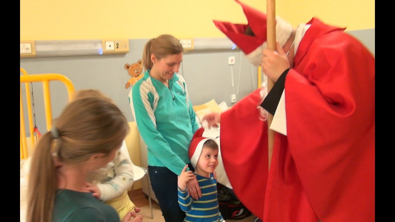 Święty Mikołaj u dzieci w częstochowskim szpitalu