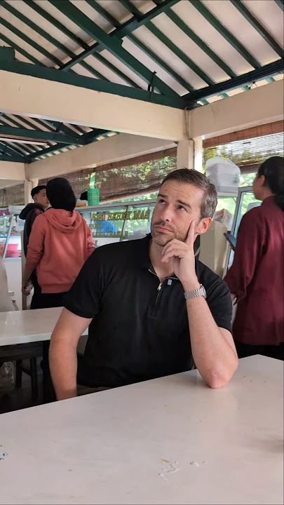 Makan Siang di Belakang Panggung di Mall