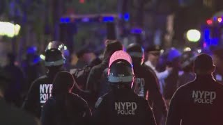 NYPD officers begin entering Columbia University campus