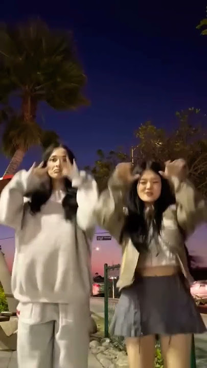 #dance #xoteamsong #jj #bestie #twins #tiktok #shortvideo #subscribe ❤️❤️🥰🥰