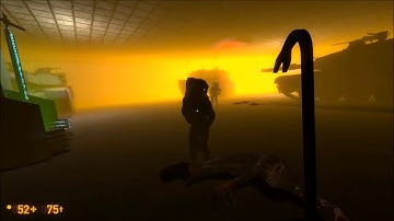 Playing A Weird Custom Map In Black Mesa